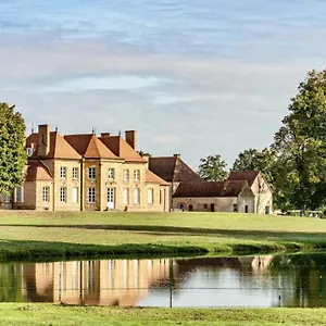 https://splendide-chateau-du-xvii-piscine-parc-de-lamas.hotels-rhonealpes.com